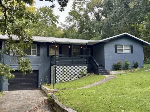 220 W Crest Rd, Rossville, GA 30741