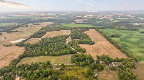 6 Sturgeon Creek Rd, Cedar Hill, TN 37032
