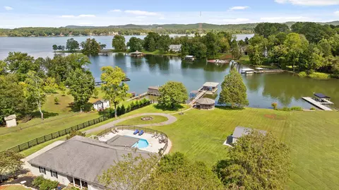 2727 Thicket Rd, Soddy Daisy, TN 37379