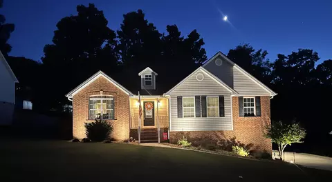 451 Fieldstone Dr, Ringgold, GA 30736