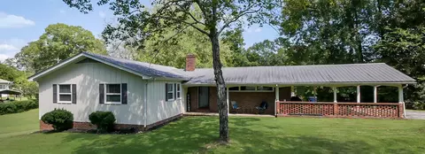 111 Clebourne Ave, Chickamauga, GA 30707