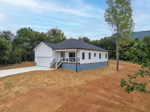 493 Bernice Dr, Trenton, GA 30752