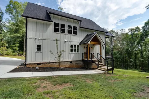 250 Riverview Dr, Jasper, TN 37347