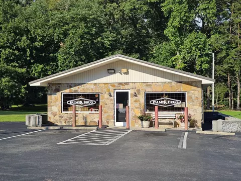 571 Main St, Palmer, TN 37365