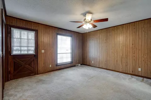 Living - 1101 Betsy Pack Dr, Jasper, TN 37347 photo 1 of 3