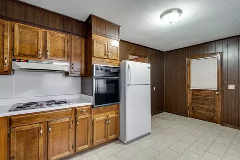 Kitchen - 1101 Betsy Pack Dr, Jasper, TN 37347 photo 4 of 4