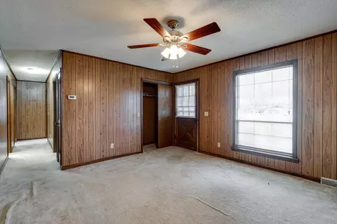 Living - 1101 Betsy Pack Dr, Jasper, TN 37347 photo 2 of 3