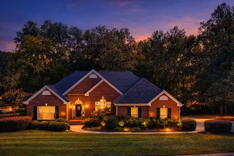 201 E Tennant Cir, Chickamauga, GA 30707