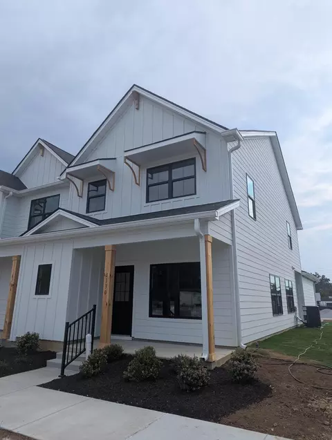 8130 Pembridge Ct #9, Chattanooga, TN 37421