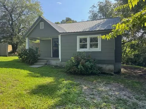 57 N Circle Dr, Rossville, GA 30741