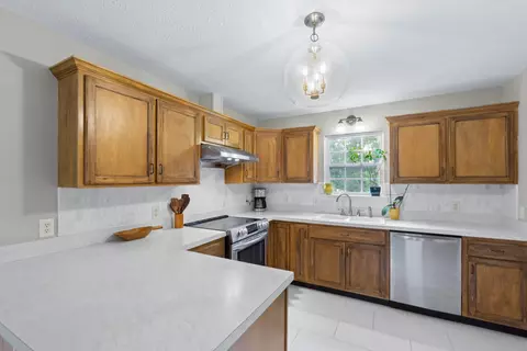 Kitchen - 137 Dylan Dr, Ringgold, GA 30736 photo 2 of 3
