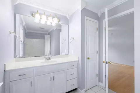 Bath - 137 Dylan Dr, Ringgold, GA 30736 photo 3 of 4