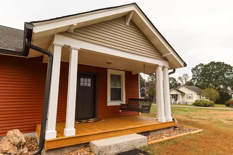 910 Crittenden Ave, Chickamauga, GA 30707
