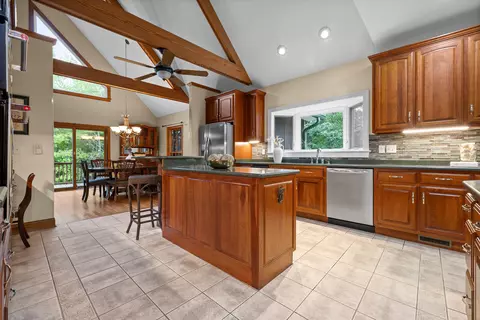 Kitchen - 68 Bluff View Dr, Dunlap, TN 37327 photo 4 of 6