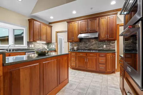Kitchen - 68 Bluff View Dr, Dunlap, TN 37327 photo 2 of 6