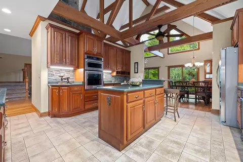 Kitchen - 68 Bluff View Dr, Dunlap, TN 37327 photo 5 of 6