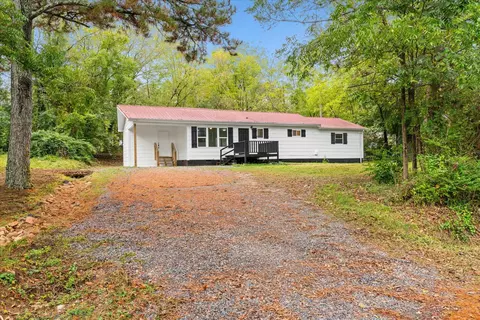 109 N Lakeshore Dr, Tunnel Hill, GA 30755
