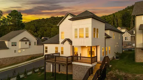 9891 Trestle Cir, Ooltewah, TN 37363