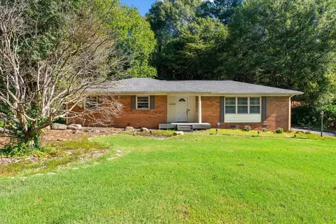 1402 Beverly Dr, Dalton, GA 30720