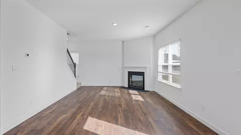 Living - 7363 Bendire Loop, Hixson, TN 37343 photo 3 of 3