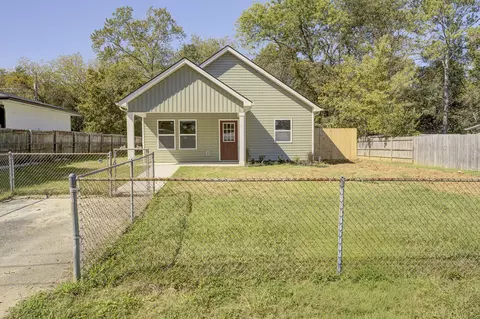 218 Robert E Lee St, Fort Oglethorpe, GA 30742 photo 1