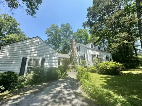 1202 Cinderella Rd, Lookout Mountain, GA 30750