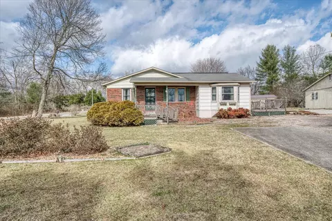 23 Oak Hill Dr, Crossville, TN 38572