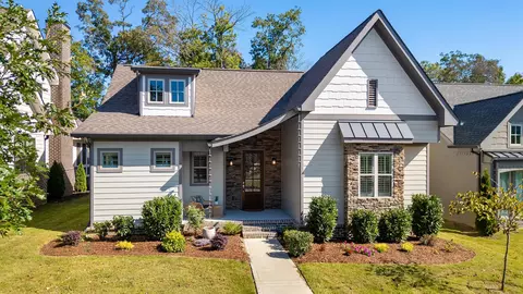 9281 Skyfall Dr, Ooltewah, TN 37363