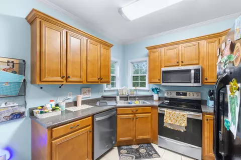 Kitchen - 285 Cooper Rd, Rock Spring, GA 30739 photo 4 of 5