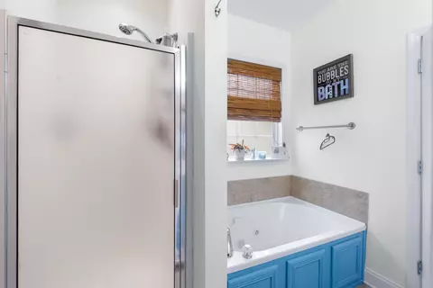Bath - 285 Cooper Rd, Rock Spring, GA 30739 photo 1 of 3