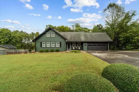 1915 W Brookhaven Cir, Dalton, GA 30720