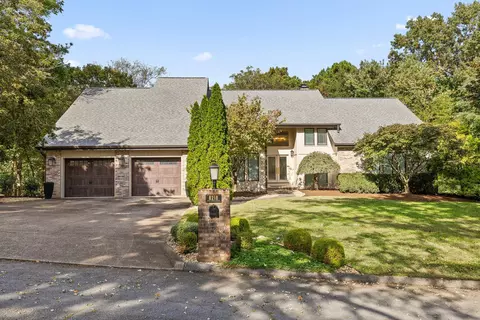 8218 Mill Race Dr, Ooltewah, TN 37363
