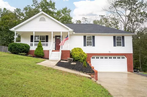 9226 Sugar Pine Dr, Soddy Daisy, TN 37379