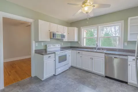 Kitchen - 10 Ormand Dr, Chattanooga, TN 37415 photo 1 of 2