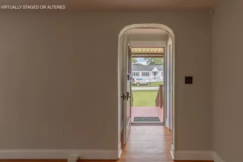 Entry Way - 10 Ormand Dr, Chattanooga, TN 37415 photo 1 of 3