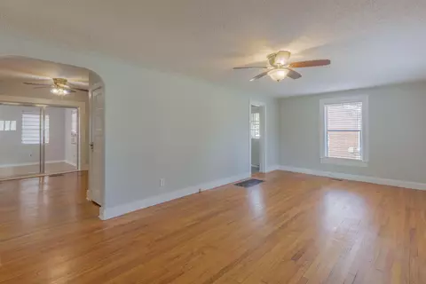 Living - 10 Ormand Dr, Chattanooga, TN 37415 photo 1 of 3