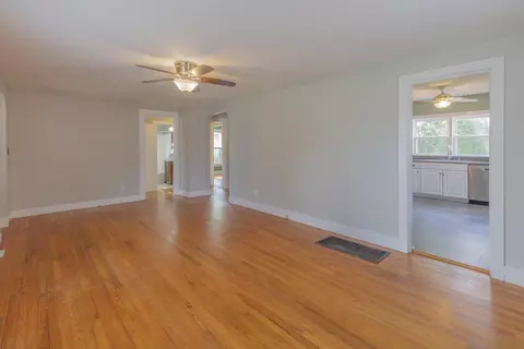 Living - 10 Ormand Dr, Chattanooga, TN 37415 photo 2 of 3