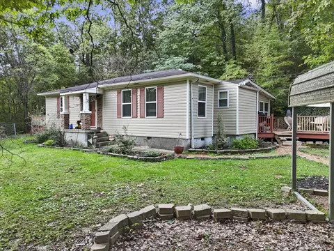 221 Highland Dr, Rossville, GA 30741