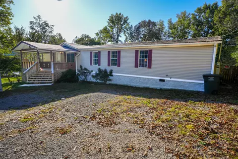 1207 Derby Dr, Cohutta, GA 30710