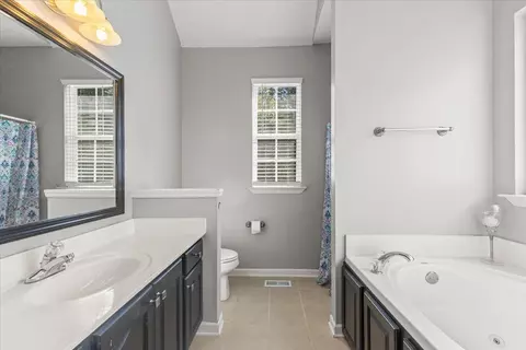Bath - 533 Van Dell Dr, Rock Spring, GA 30739 photo 2 of 5