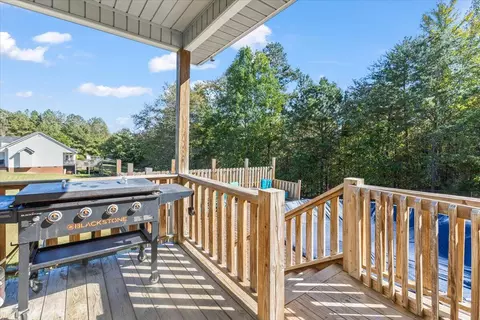 Exterior - 533 Van Dell Dr, Rock Spring, GA 30739 photo 7 of 10