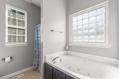 Bath - 533 Van Dell Dr, Rock Spring, GA 30739 photo 1 of 5