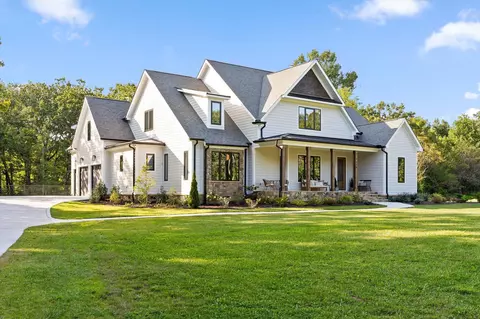 7558 Sawyer Rd, Signal Mountain, TN 37377