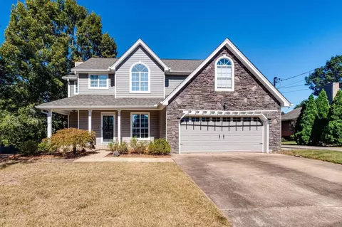 2221 Chimney Hills Dr, Soddy Daisy, TN 37379