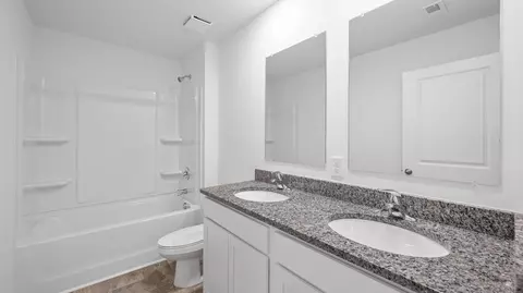 Bath - 7504 Bendire Loop, Hixson, TN 37343 photo 2 of 2
