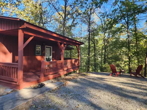 5611 Lakeview Dr, Rising Fawn, GA 30738