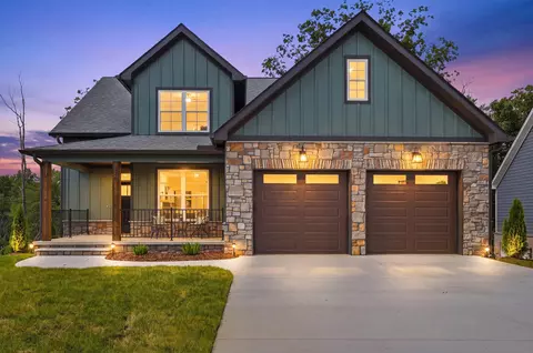 224 Goose Creek Cir, Soddy Daisy, TN 37379