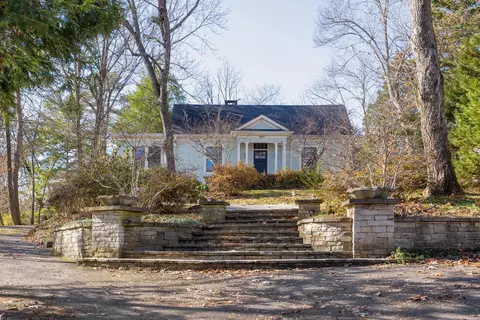 900 Avon Pl, Chattanooga, TN 37405
