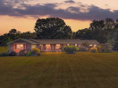 694 Meadow Dr, Chickamauga, GA 30707