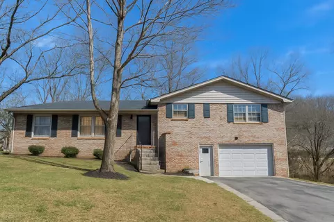 545 Leafwood Dr, Hixson, TN 37343